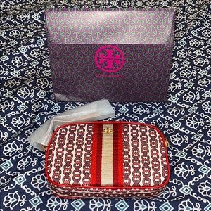 NWT Tory Burch Gemini Link Canvas Wristlet
